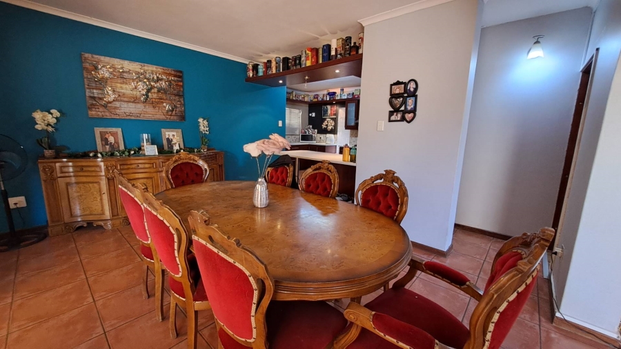 5 Bedroom Property for Sale in Amandelrug Western Cape